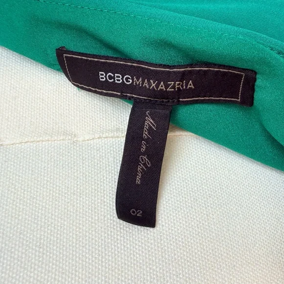 ‼️Vintage‼️ BCBGMaxAzria Rare gorgeous green One-Shoulder Dress, size 2 - Picture 5 of 11